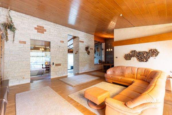 Wohn-Essbereich 2.jpg