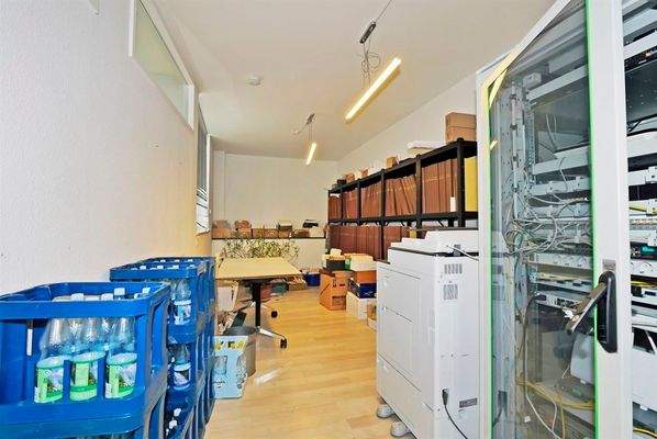 Büro 4, derzeit Serverraum