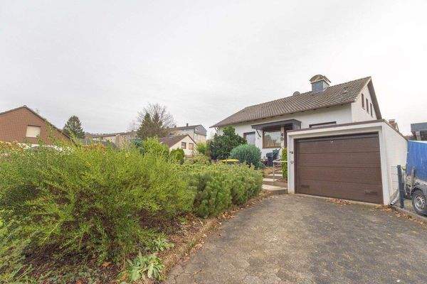 Haus &amp; Gartenansicht