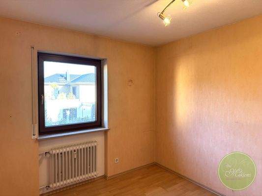 ... das Kinder-/ Gäste-/ Homeofficezimmer , ...