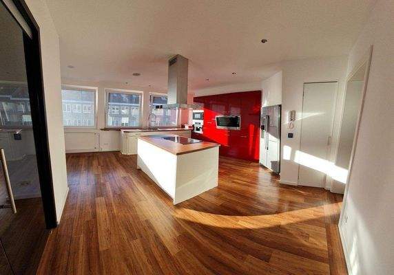 Große Küche ..(2. Wohnungsebene)