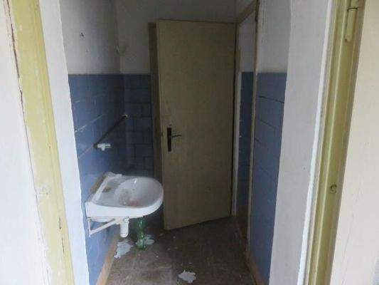 EG: vordere Toiletteneinheit