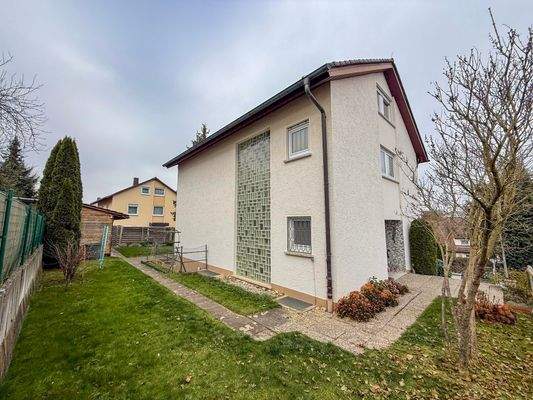 Gartenbereich seitlich (3)