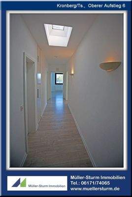 Kronberg  Oberer Aufstieg 07 Flur Schlafen 1 neu.j