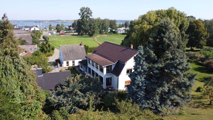 Haus- und Grundstücksansicht