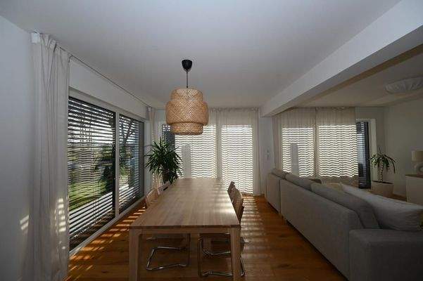 Platz für großen Esstisch