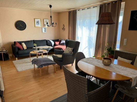 Wohn- / Esszimmer I DG