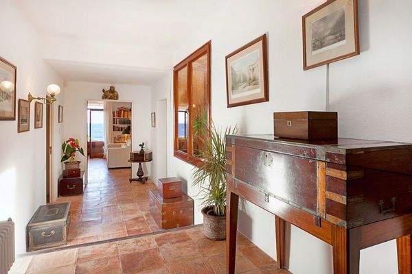 Costa de los Pinos Villa hall 88174