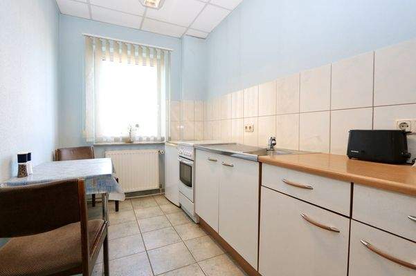 sowie eine zweite Küche