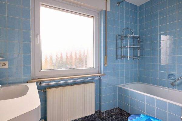 Blick in das Badezimmer im Obergeschoss