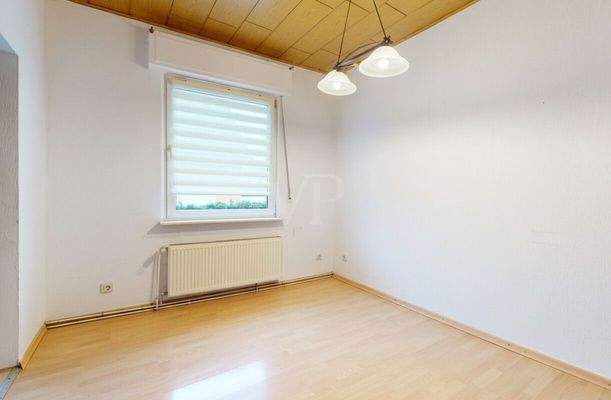 Sitzecke in der Küche - KI-generierte, leergeräumte Darstellung