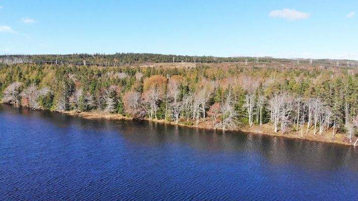 Cape Breton - 3,1 Hektar großes See-Ufergrundstück