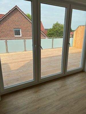 Dachterrasse WHG li DG