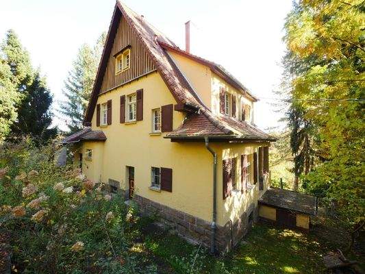  Die Haus-Straszenseite - NORDWEST-ECKE 