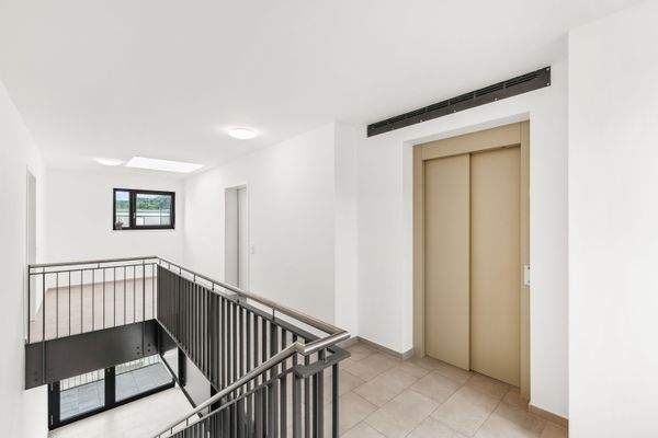 Aufzug + Treppenhaus