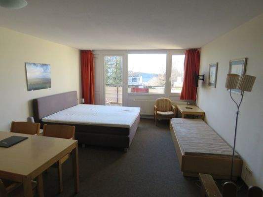 Wohnraum mit Westbalkon 