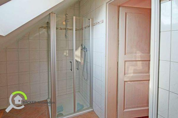 EG Dachgeschoss Badezimmer