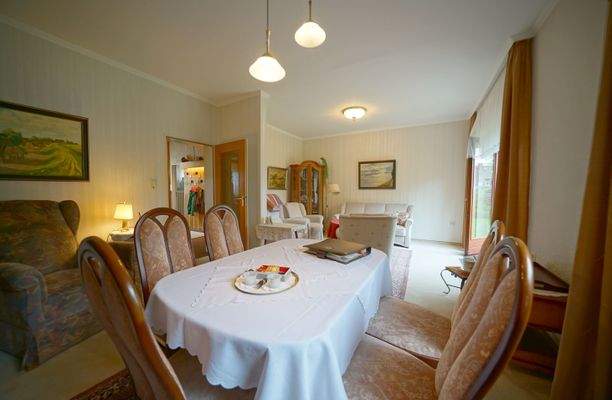 Wohn- und Esszimmer II