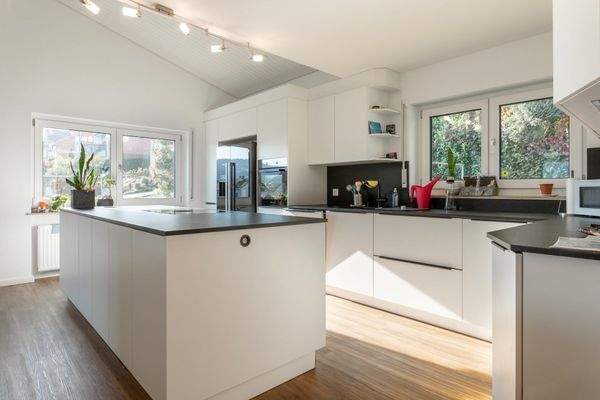 neue hochwertige Einbauküche