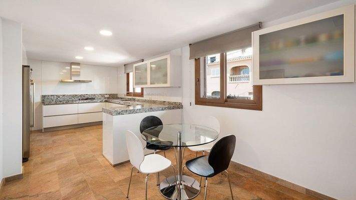 Villa Palma Cocina BHHS-BAL-0522