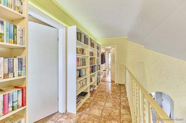 Zugang zu den Schlafräumen und Bad