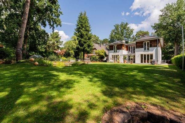 Großzügiges und sonniges Gartengrundstück