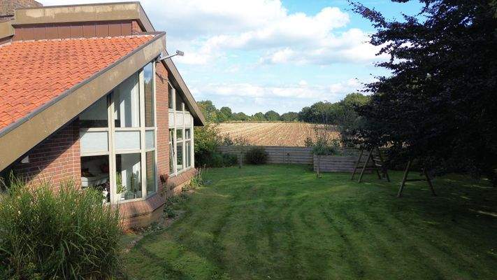 Seitliche Ansicht/Grundstück