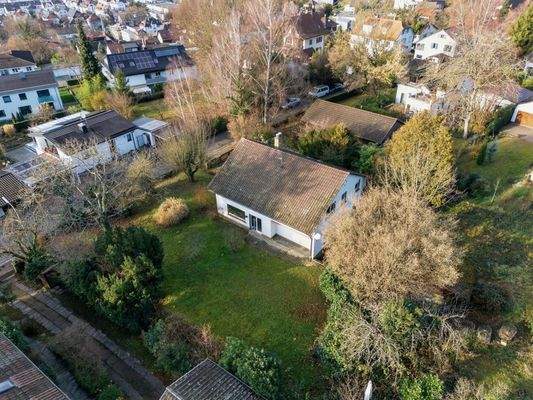 Das Haus und Grundstück von oben