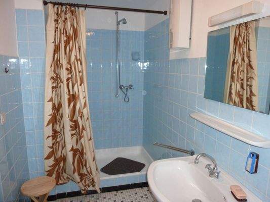 Untergeschoss Bad.JPG