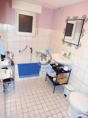 Tageslichbad mit Wanne