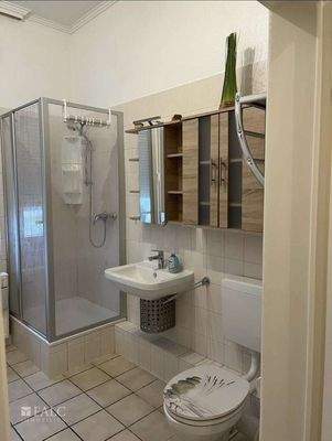 2 Zimmer Wohnung Bad2