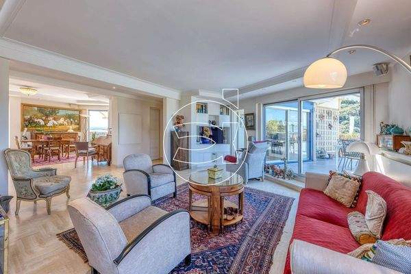  Mandelieu-la-Napoule