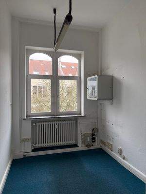 Serverraum/Büro rechts  - 1. OG