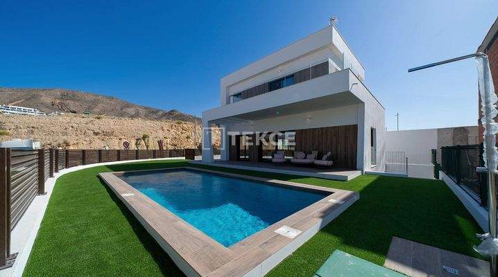 Villas in Proximity to the City in Finestrat Alicante