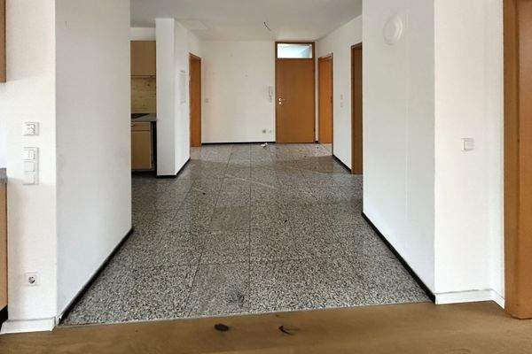 Eingangsbereich und Flur KG