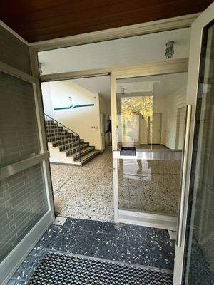 großer Eingangsbereich