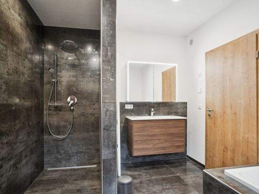 Bad mit barrierefreier Dusche 