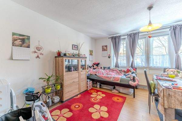 Esszimmer und Küche mit Wohnbereich 1