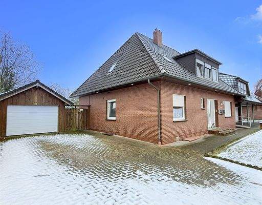 weitere Garage mit Geräteraum und Lager