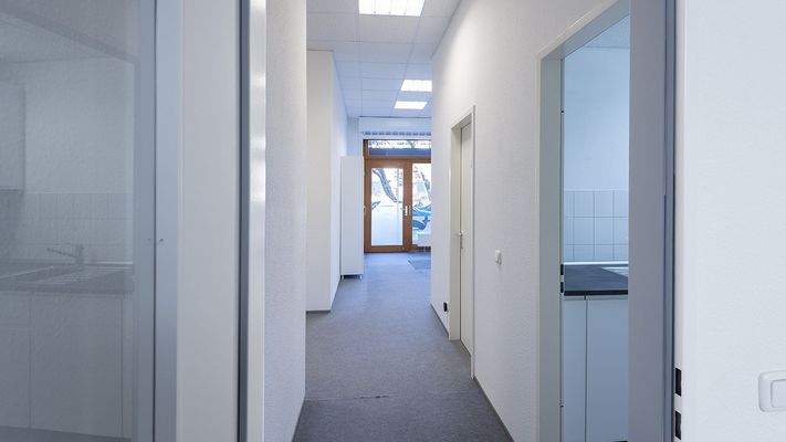 Komplettes Büro bestehend aus 8 Zimmern