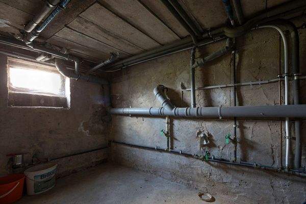 Keller mit neuer Verrohrung