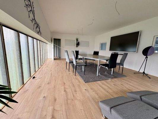 Büro/Meetingraum