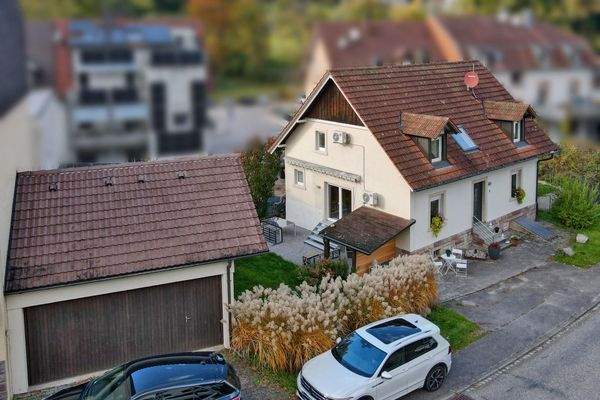 Haus und Garage