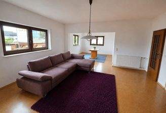 Wohnzimmer / Esszimmer