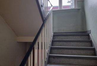 Öff.Gang_zur OG_EG.jpg