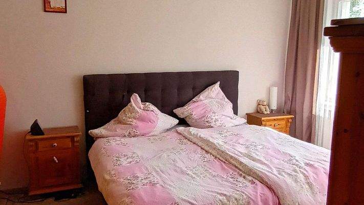 12 UG Schlafzimmer.jpg