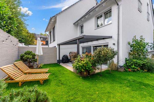 liebevoll gestalteter Garten