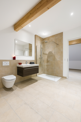 Master-Bad (Einrichtung mit KI generiert).PNG