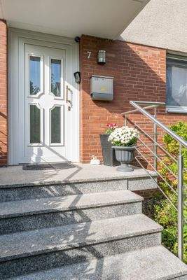 hochwertige Eingangstreppe