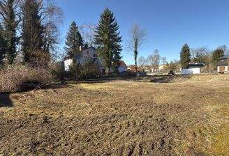 bebaubar mit einem Einfamilienhaus